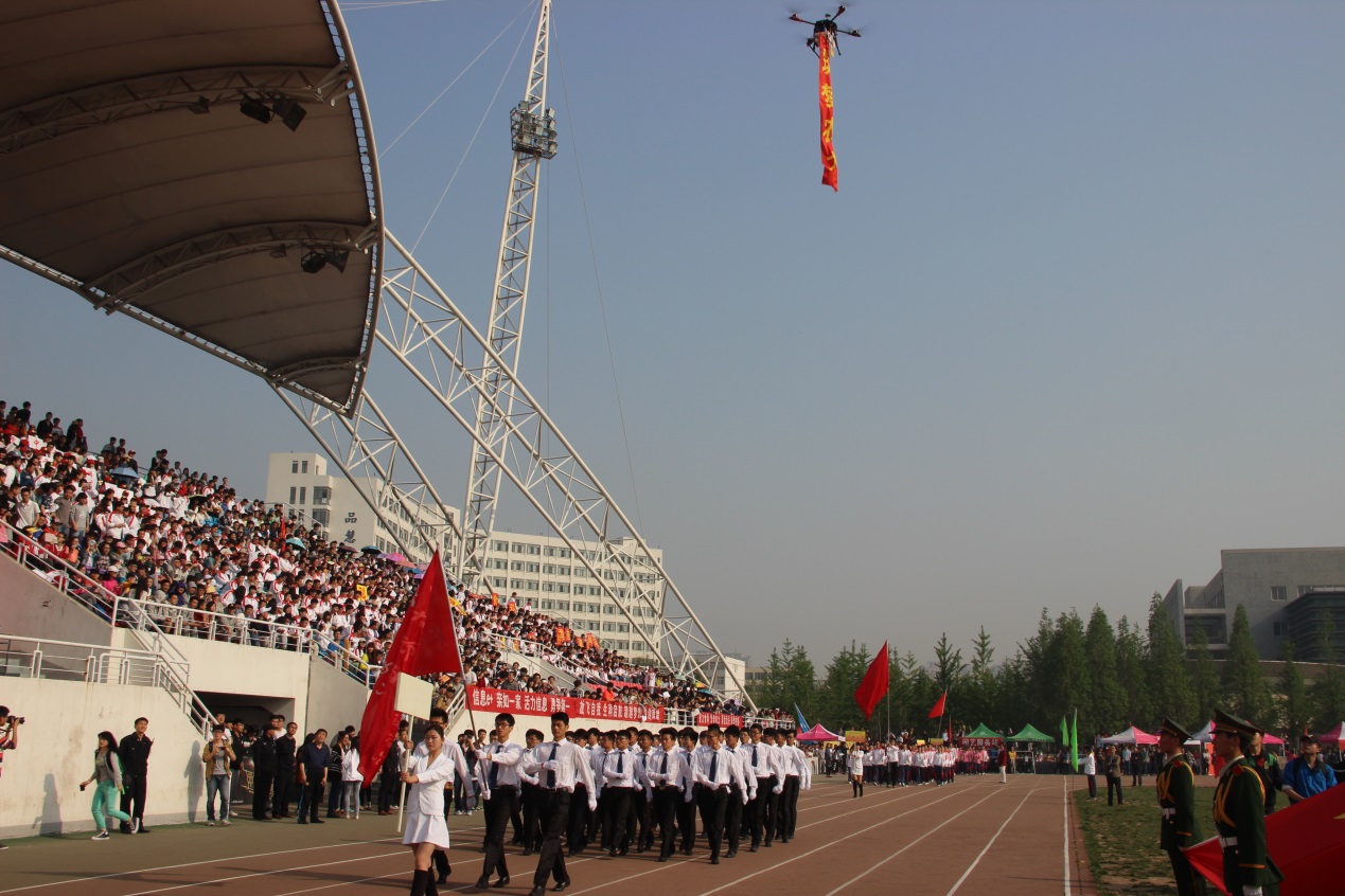 筑梦农大 我院学生代表队入场精神焕发