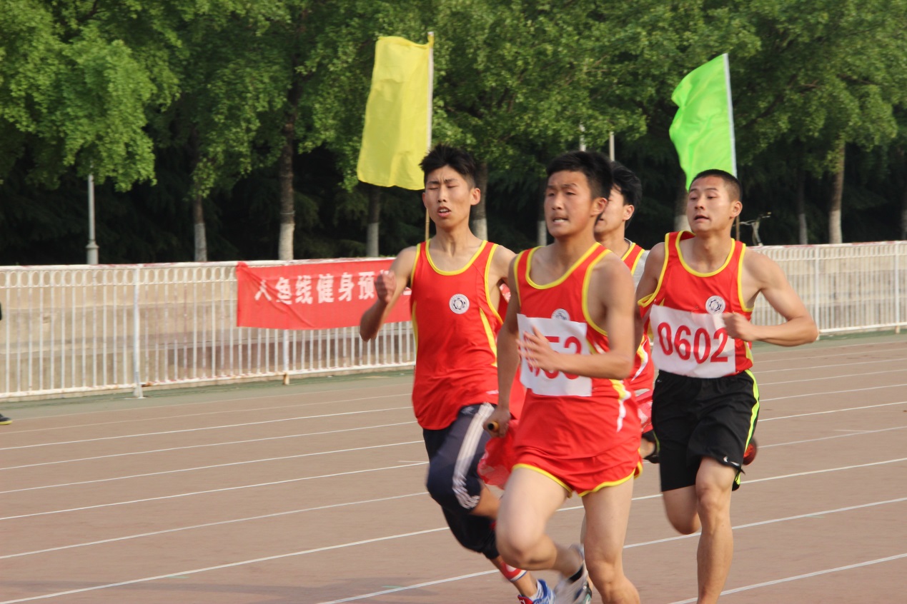 齐心协力 我院学生运动员奋力拼搏